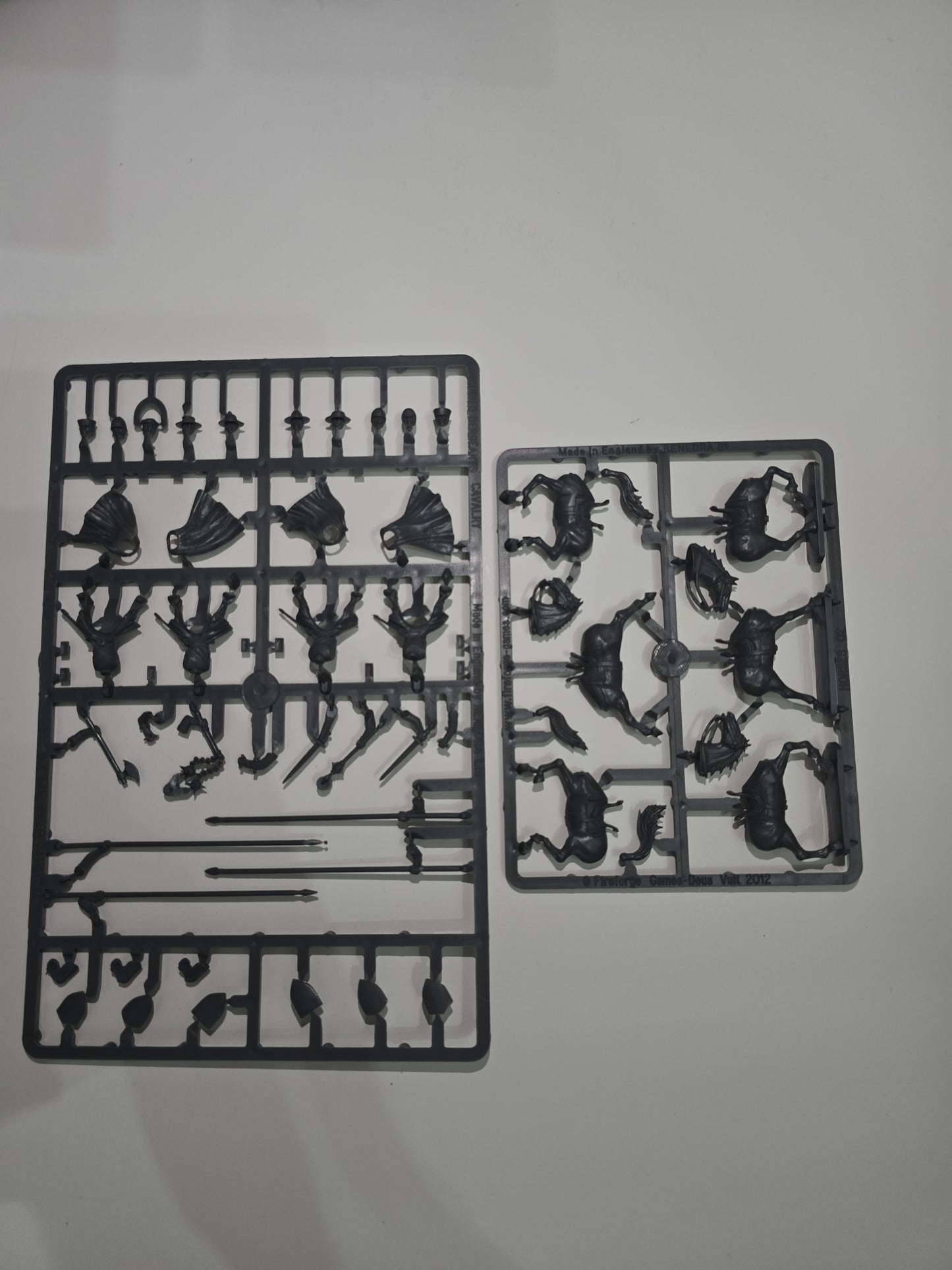 Medieval Light Cavalry ⏣ 12 figures ⏣ SAGA ⏣ Fireforge