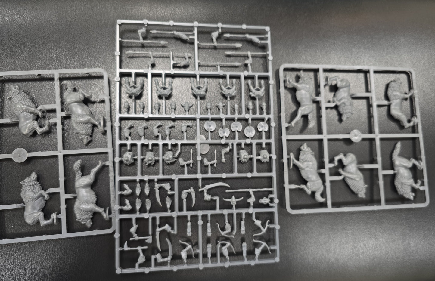 Goblin Wolf Riders Cavalry ⏣ 5 figures ⏣ Oathmark ⏣SAGA ⏣ North Star