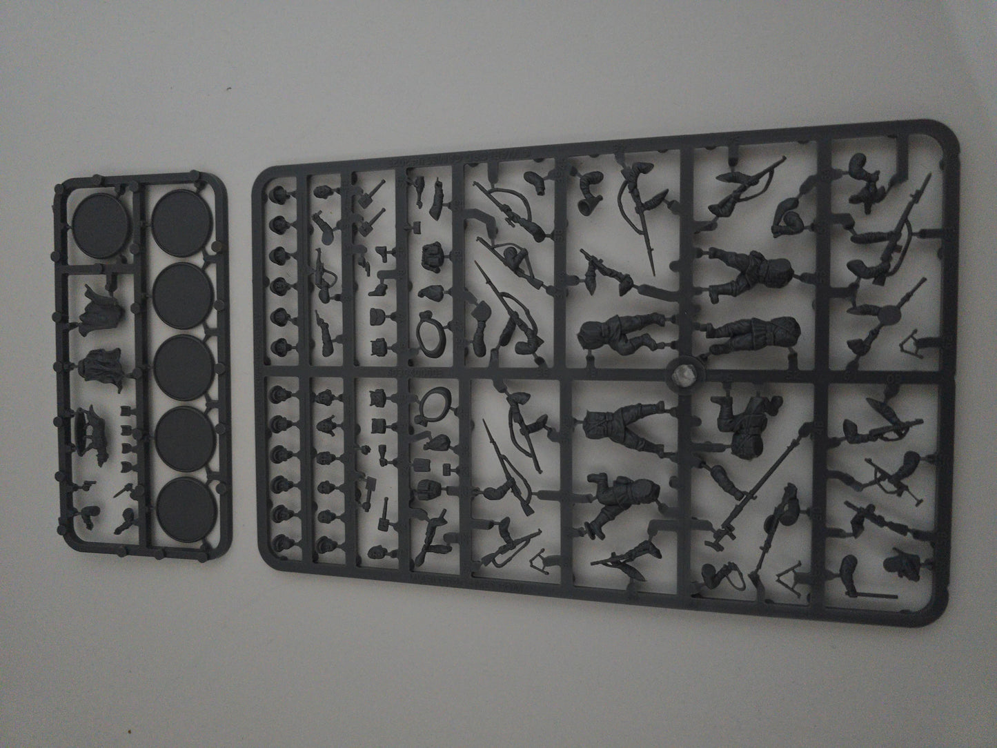 Soviet Army Infantry Platoon ⏣ 6 men and 1 dog ⏣ Bolt Action ⏣ Warlord